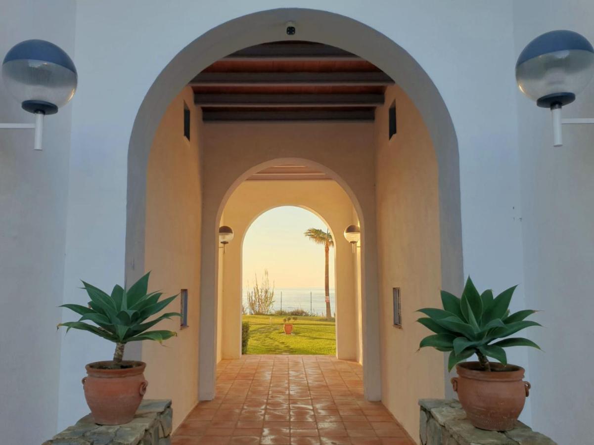 Casitamar Frontline Beach House Rental Casares Costa Near Estepona Баия-де-Касарес Экстерьер фото